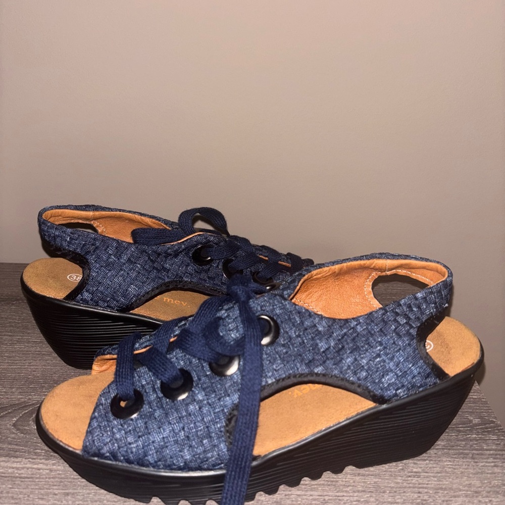 bernie mev. Navy Woven Wedge Sandals (New!)